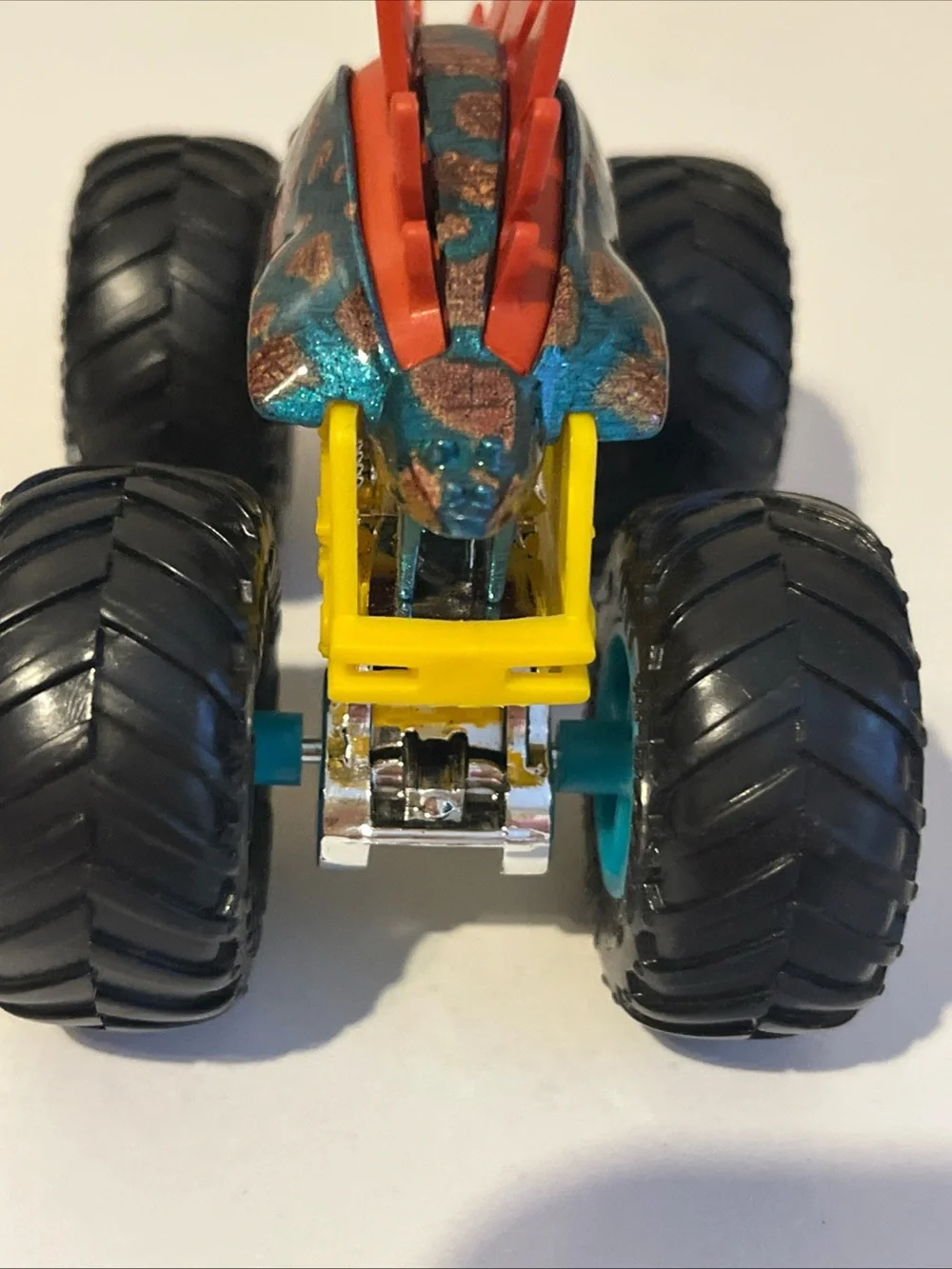 Hot Wheels Monster Truck Motosaurus & Dino Head Pull Back Vehicle 2 Trucks